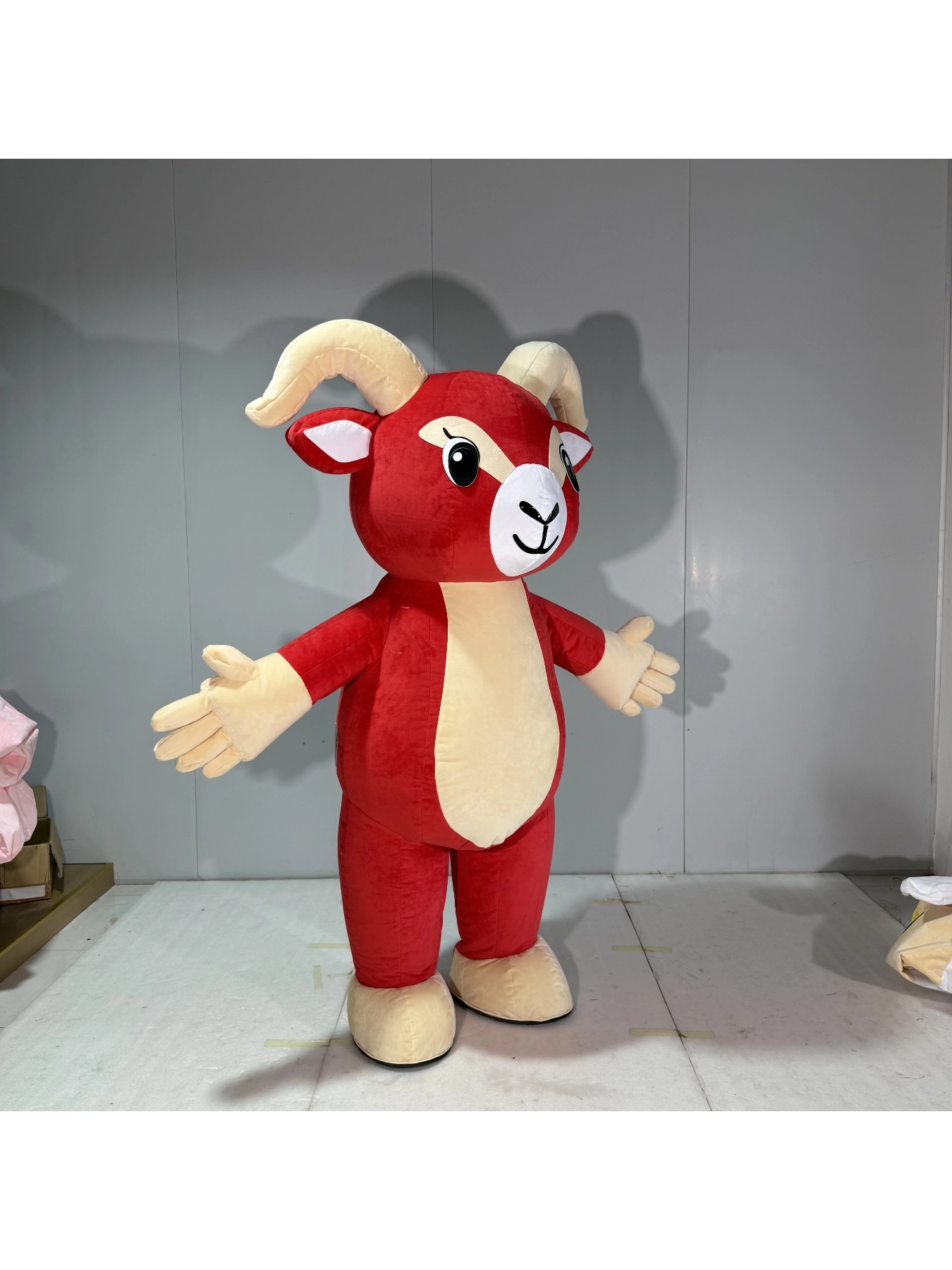Costume de mascotte chèvre rou - Costumes avis et prix